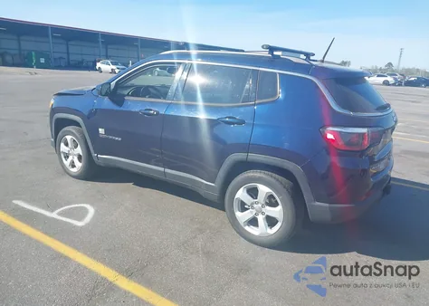 2018 Jeep Compass Latitude 4X4 из США, поврежденный, VIN 3C4NJDBBXJT256028